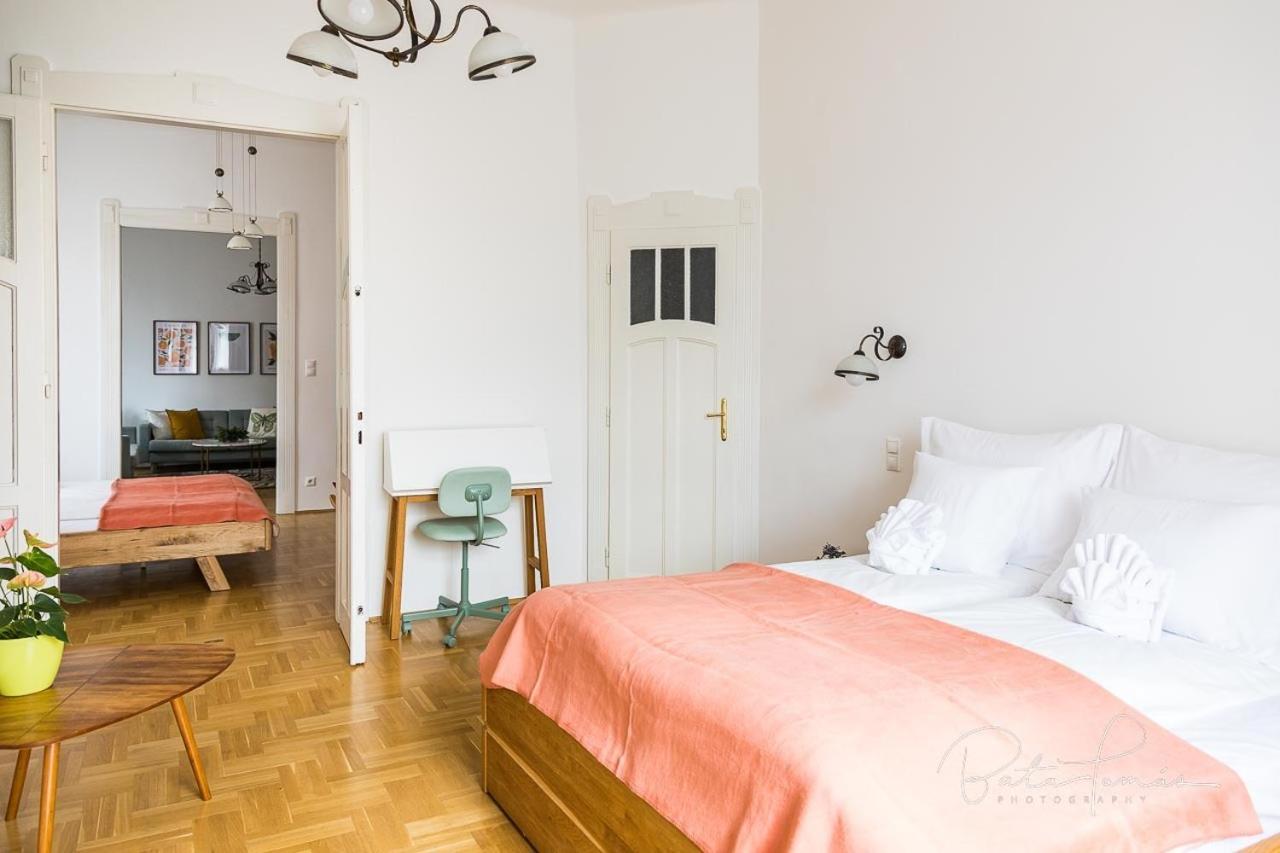Captain Buda Apartment Budapeste Exterior foto