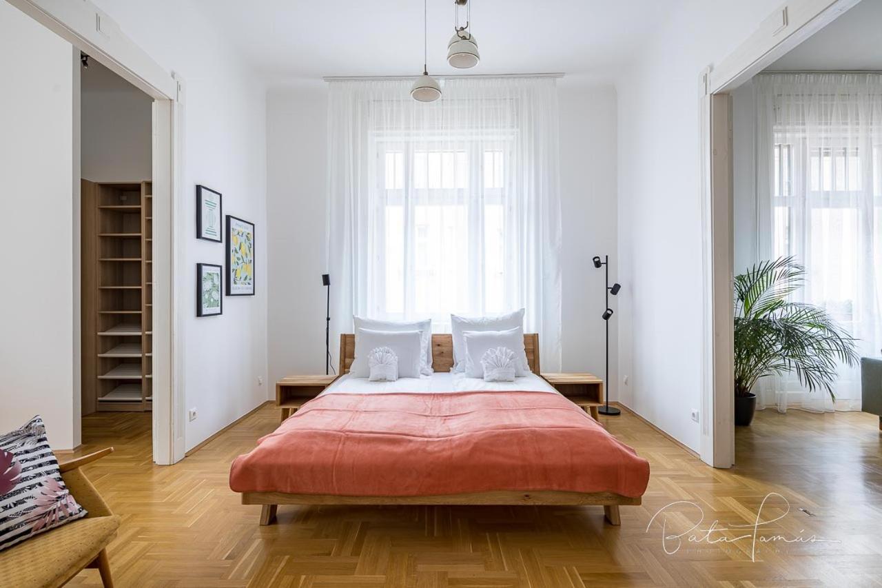 Captain Buda Apartment Budapeste Exterior foto